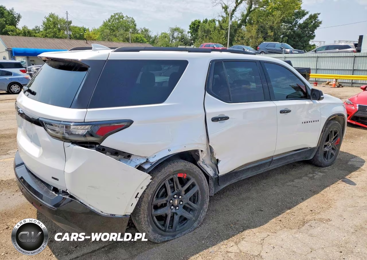 2021 Chevrolet Traverse Premier VIN:1GNEVKKW3MJ246150 - 3