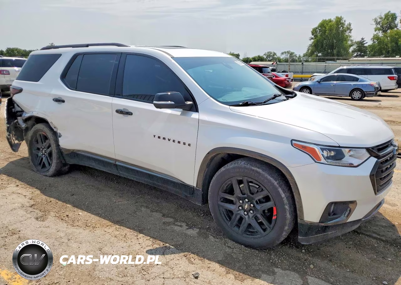 2021 Chevrolet Traverse Premier VIN:1GNEVKKW3MJ246150 - 4