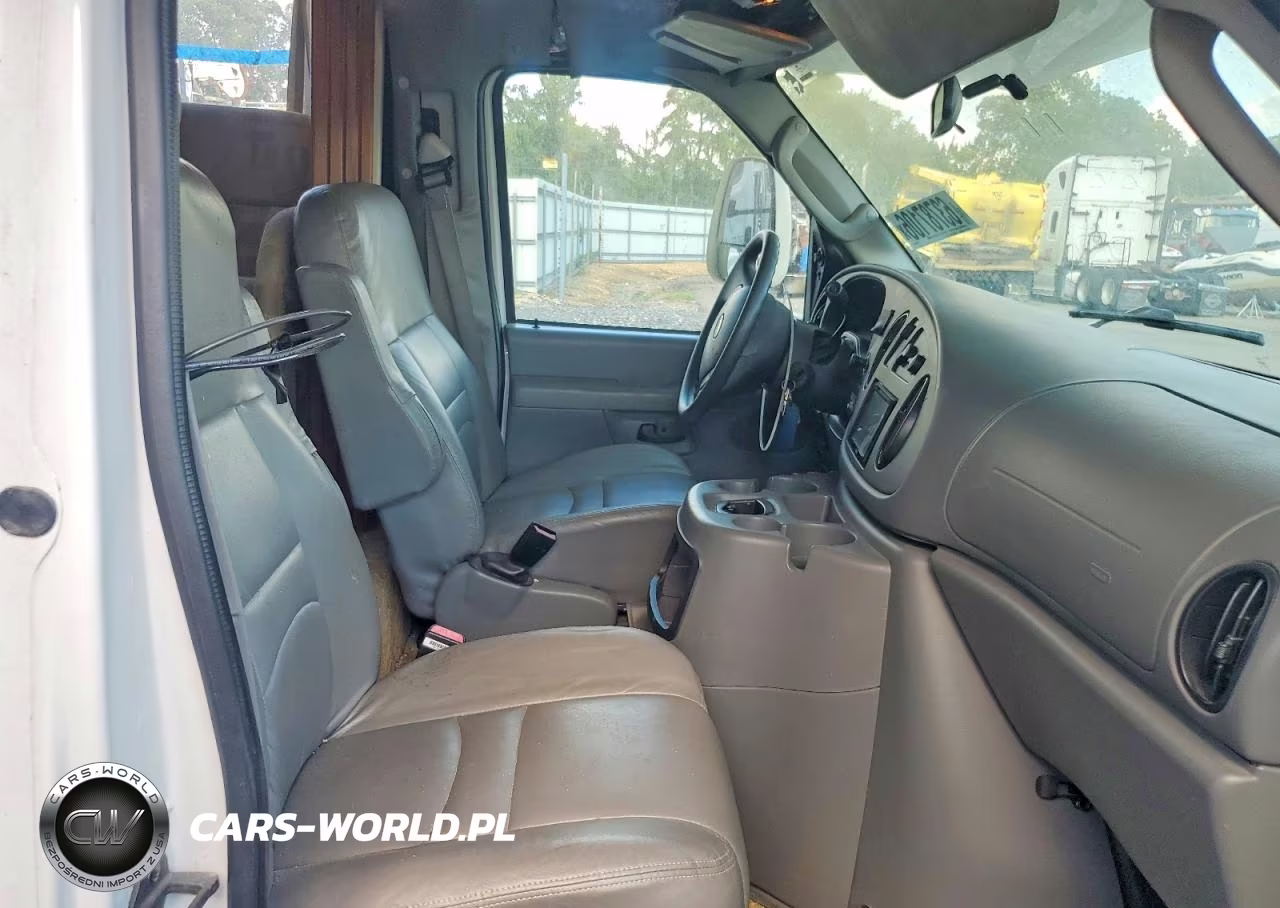 2004 Ford Econoline E450 Super Duty Cutaway Van VIN:1FDXE45S04HB49769 - 5
