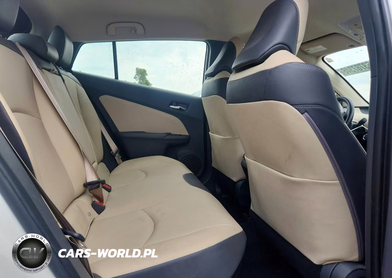 2017 Toyota Prius Four VIN:JTDKARFU0H3531147 - 11