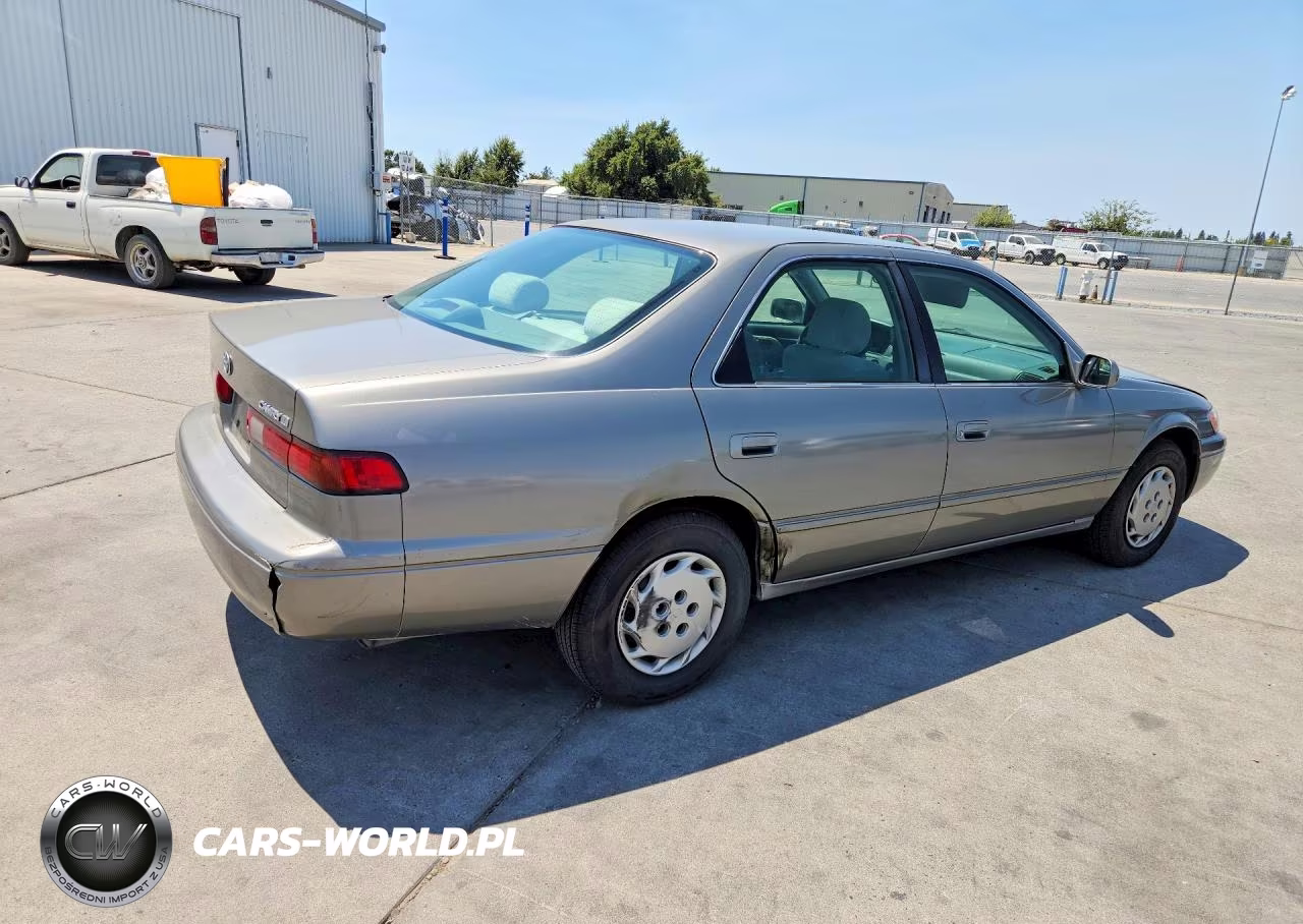 1997 Toyota Camry Le VIN:4T1BG22K9VU179097 - 3