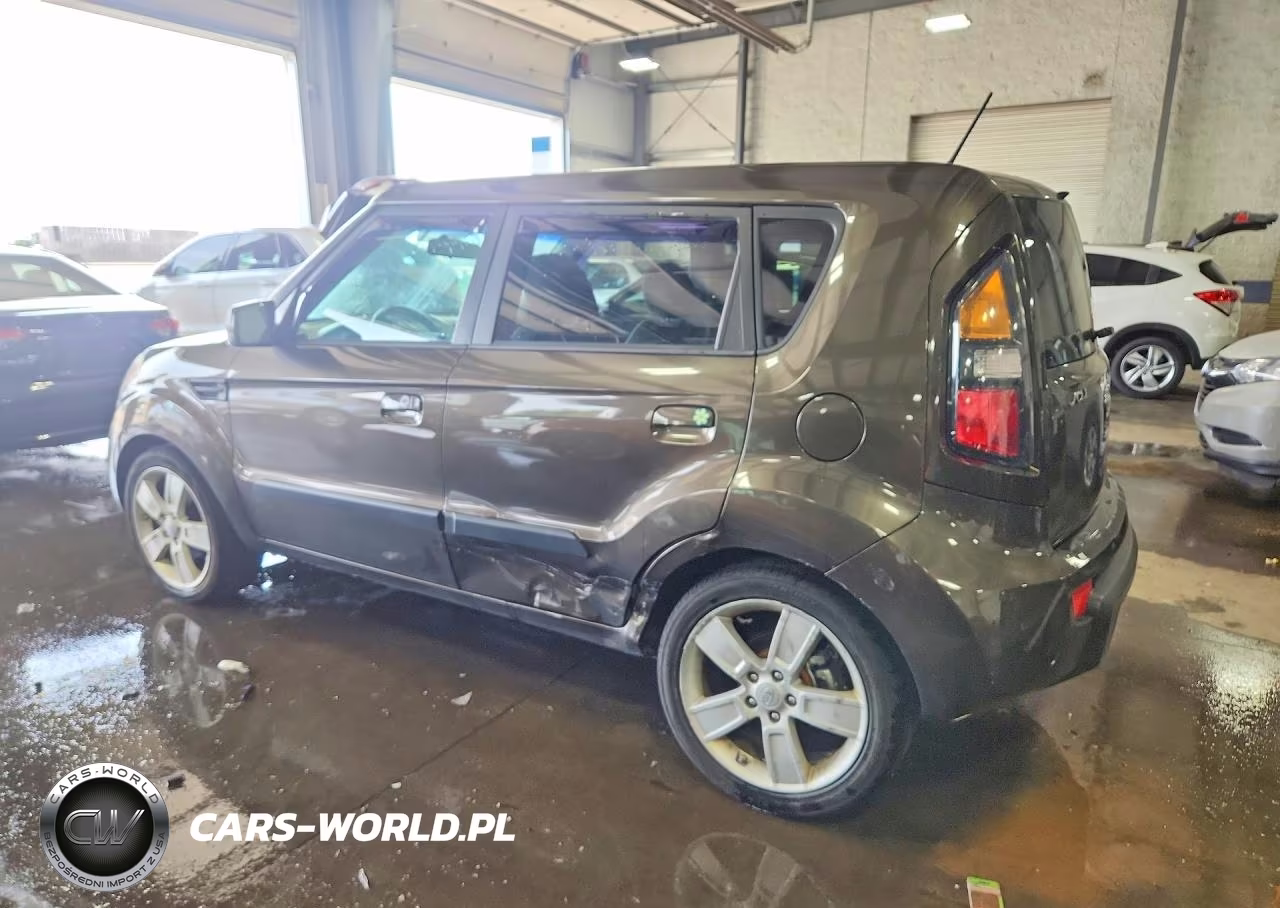 2010 Kia Soul + VIN:KNDJT2A2XA7177056 - 2