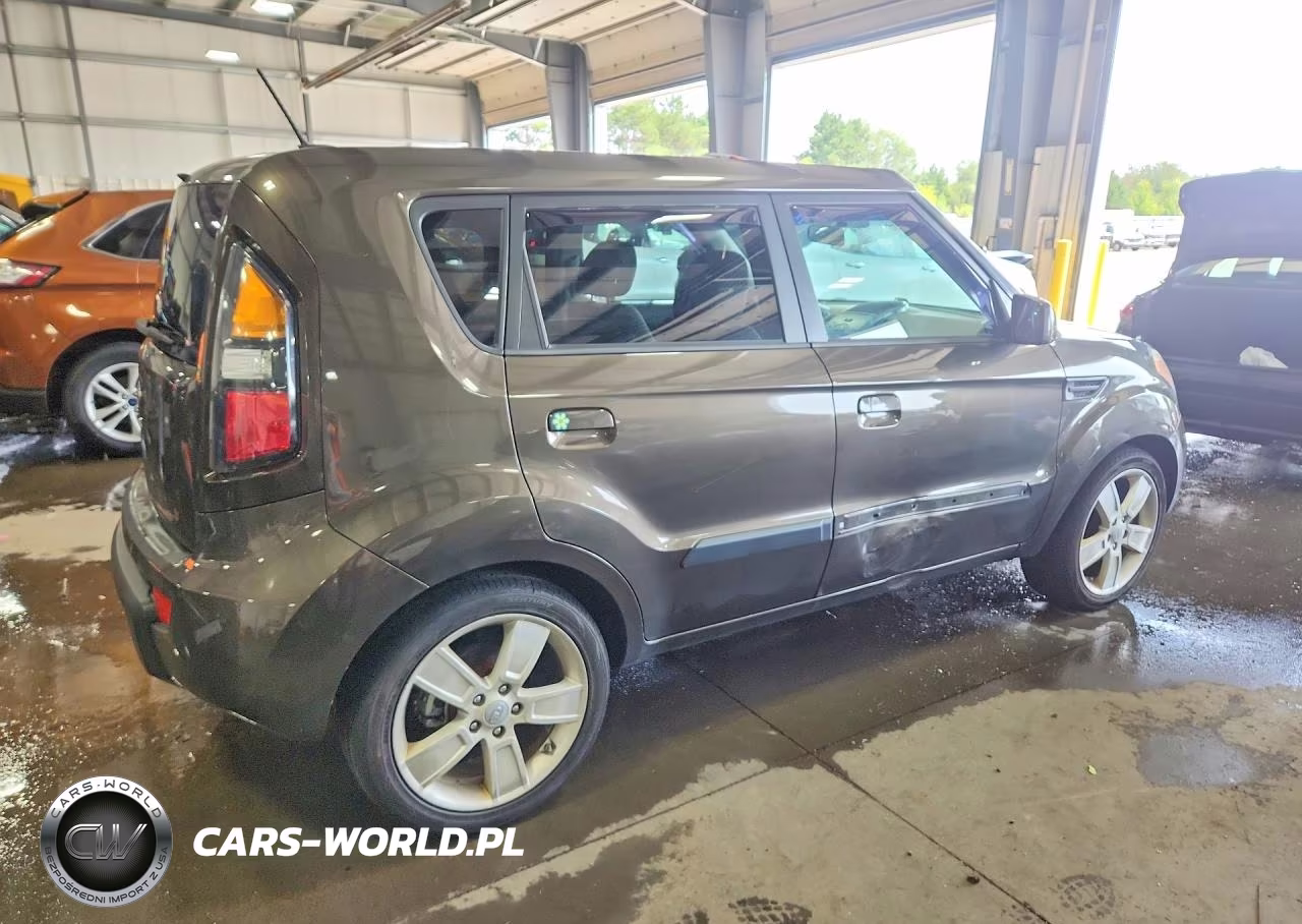 2010 Kia Soul + VIN:KNDJT2A2XA7177056 - 3
