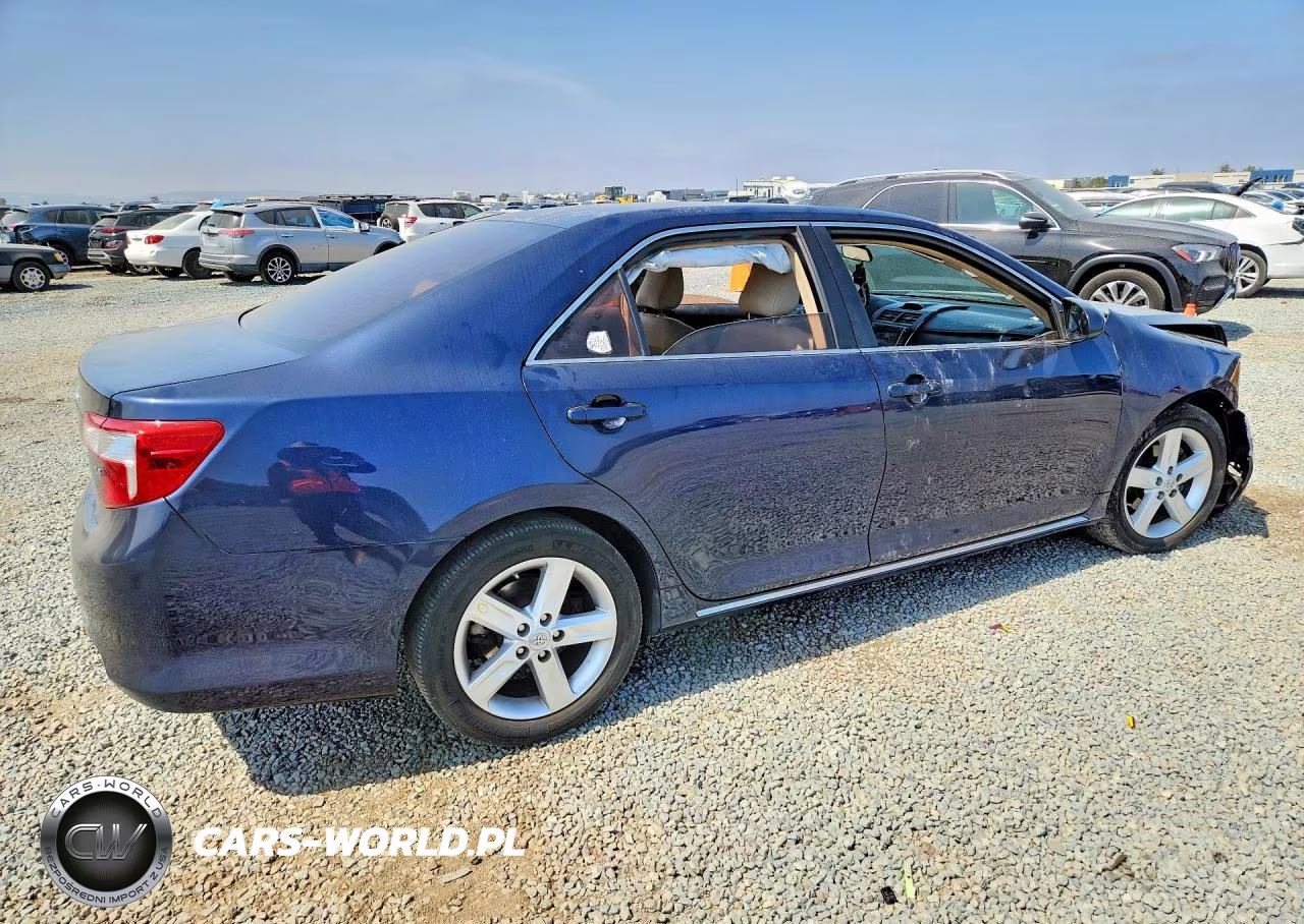 2014 Toyota Camry Le VIN:4T4BF1FK7ER382115 - 3