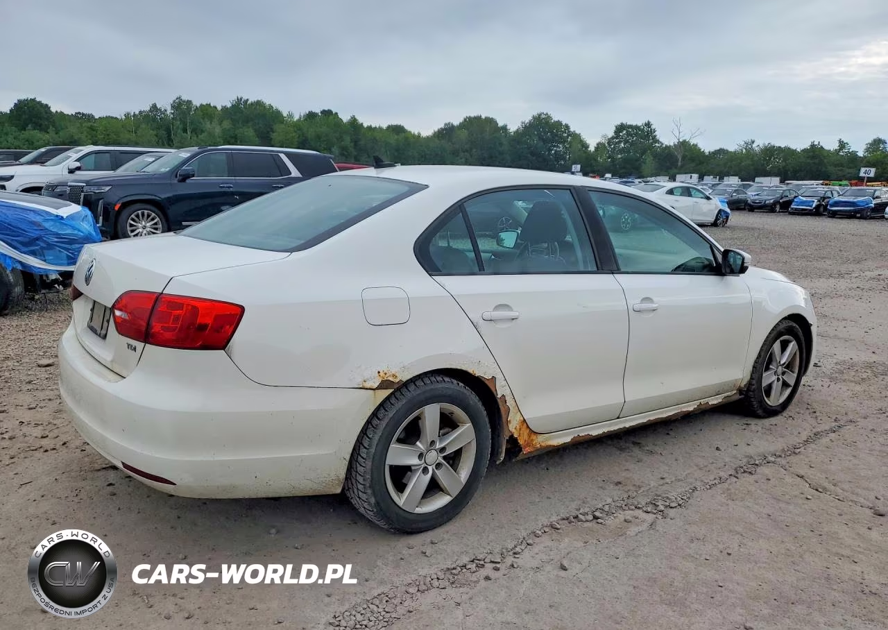 2011 Volkswagen Jetta Tdi VIN:3VW3L7AJXBM047490 - 3