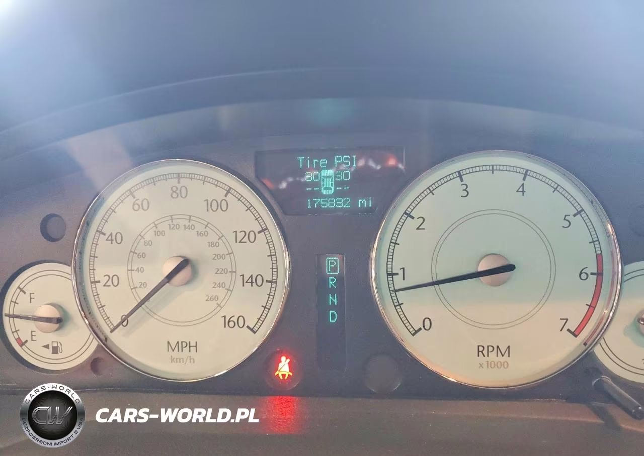 2007 Chrysler 300C VIN:2C3LA63HX7H765631 - 9