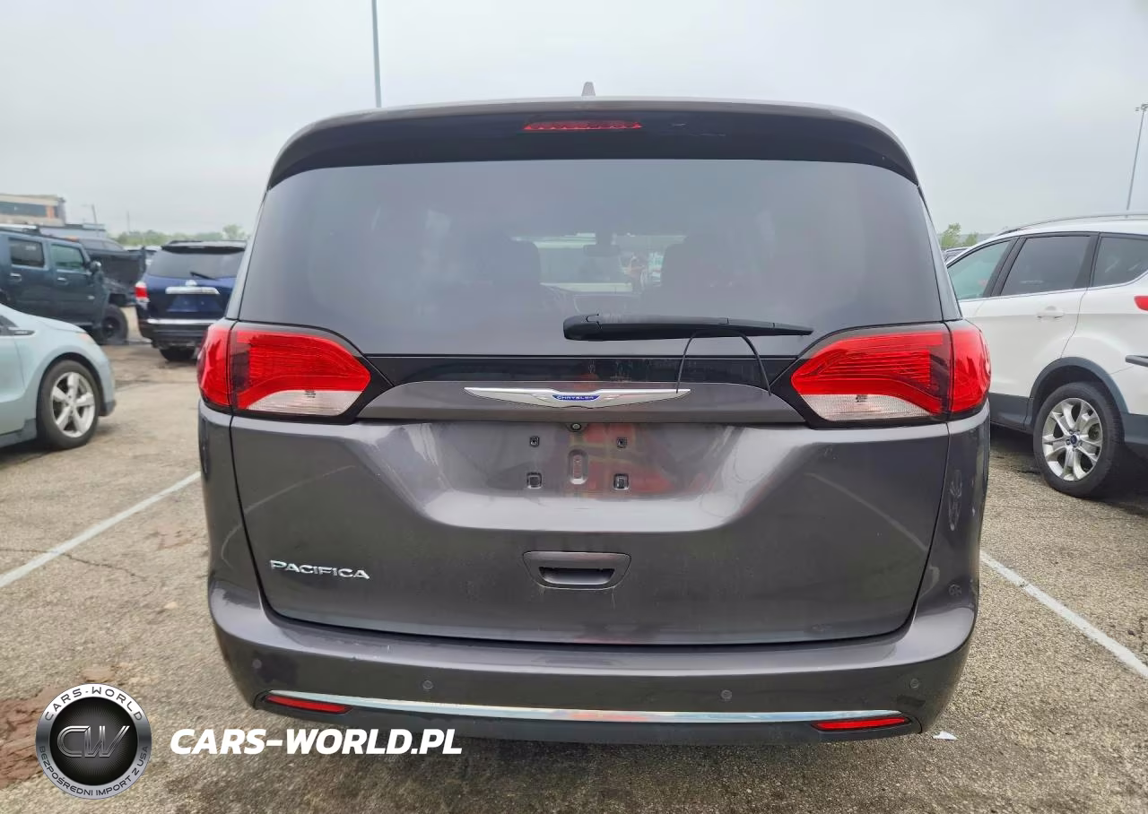 2018 Chrysler Pacifica Touring L Plus VIN:2C4RC1EG4JR271189 - 6