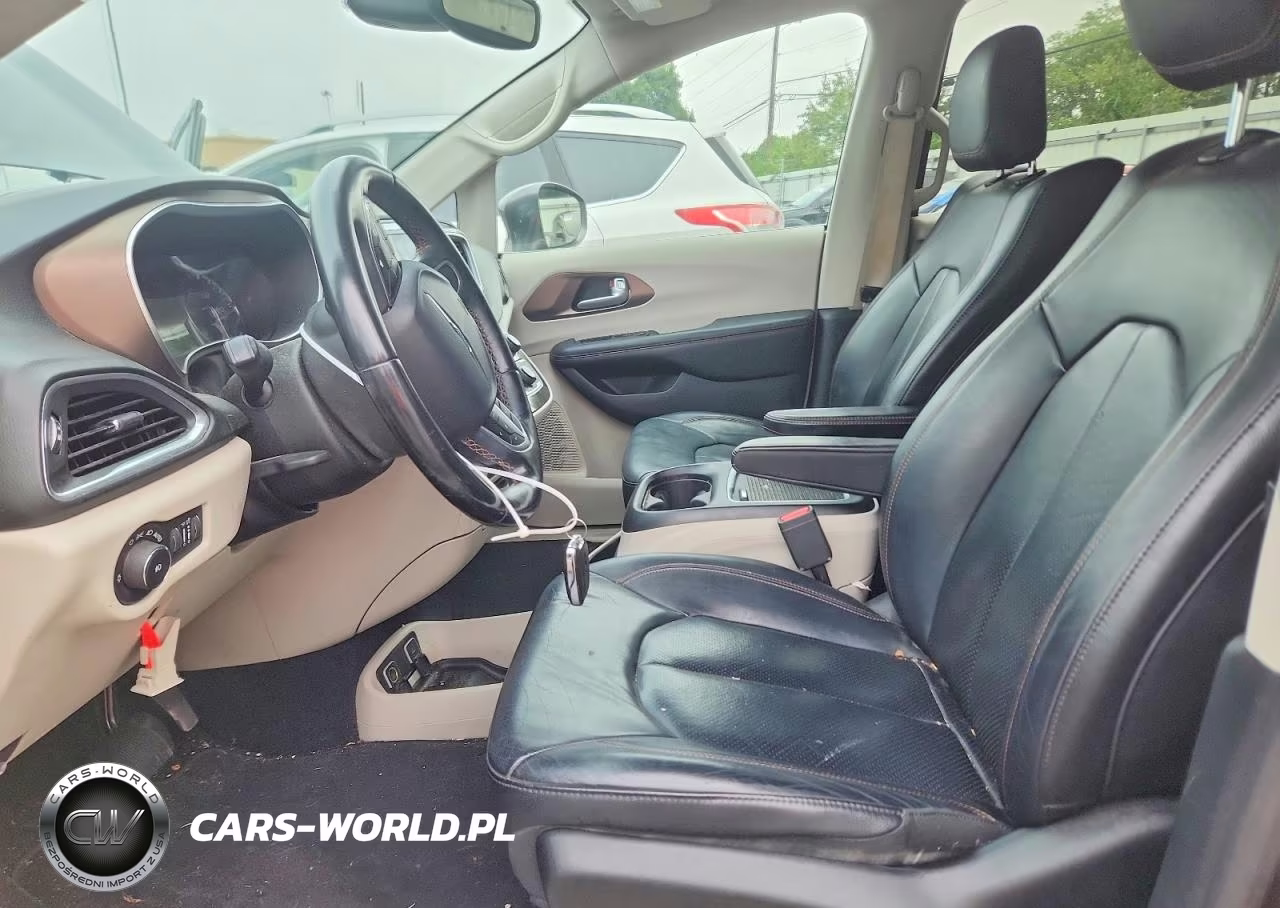 2018 Chrysler Pacifica Touring L Plus VIN:2C4RC1EG4JR271189 - 7