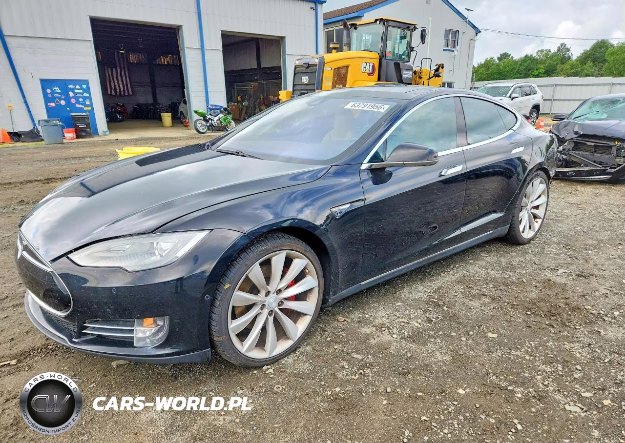 2014 Tesla Model S – zdjęcie 1 z 13