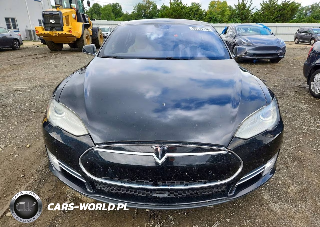 2014 Tesla Model S VIN:5YJSA1H27EFP66110 - 5