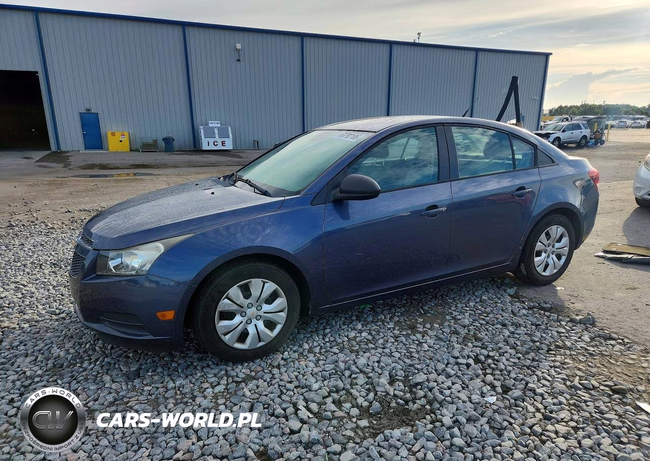 2013 Chevrolet Cruze Ls – zdjęcie 1 z 12
