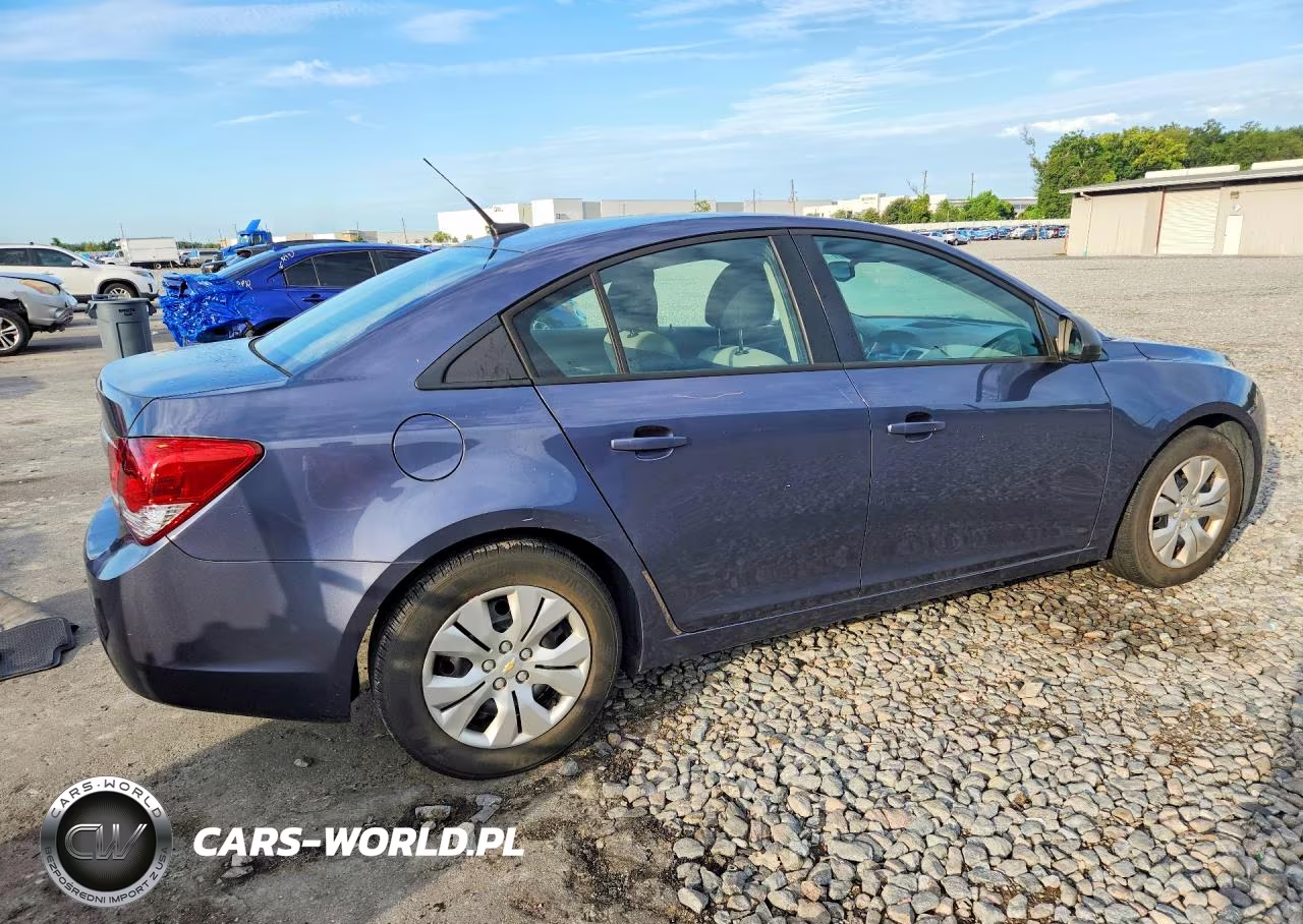 2013 Chevrolet Cruze Ls VIN:1G1PA5SH0D7310926 - 3