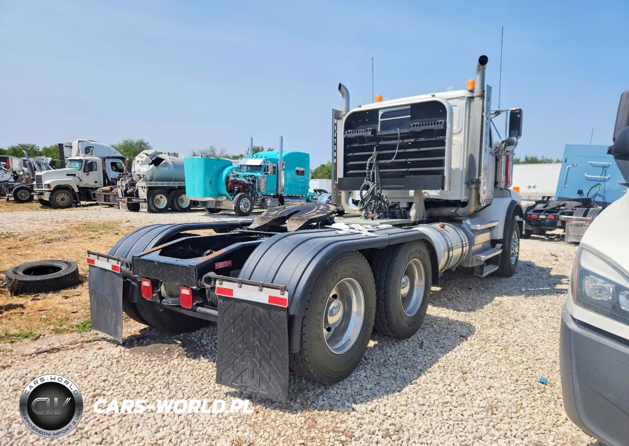 2022 Western Star 4900 Semi Truck VIN:5KJJALD13NPNM6704 - 3