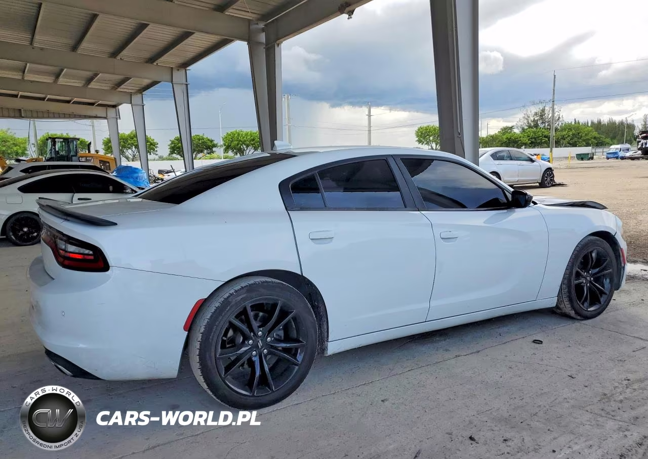 2017 Dodge Charger Sxt VIN:2C3CDXHG3HH593117 - 3