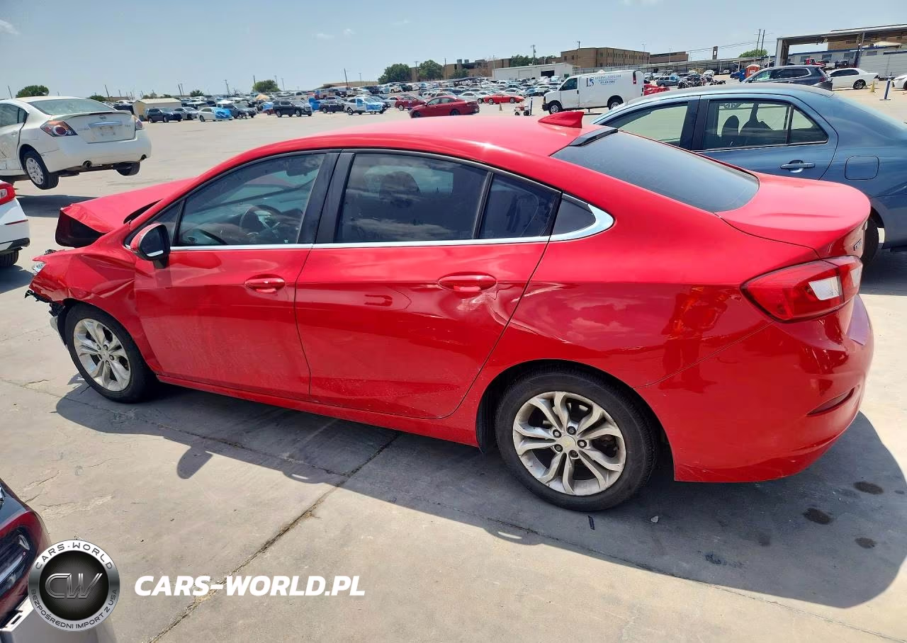2019 Chevrolet Cruze Lt VIN:1G1BE5SM7K7126639 - 2