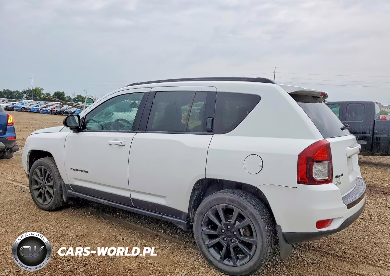 2015 Jeep Compass Sport VIN:1C4NJDBB1FD323984 - 2
