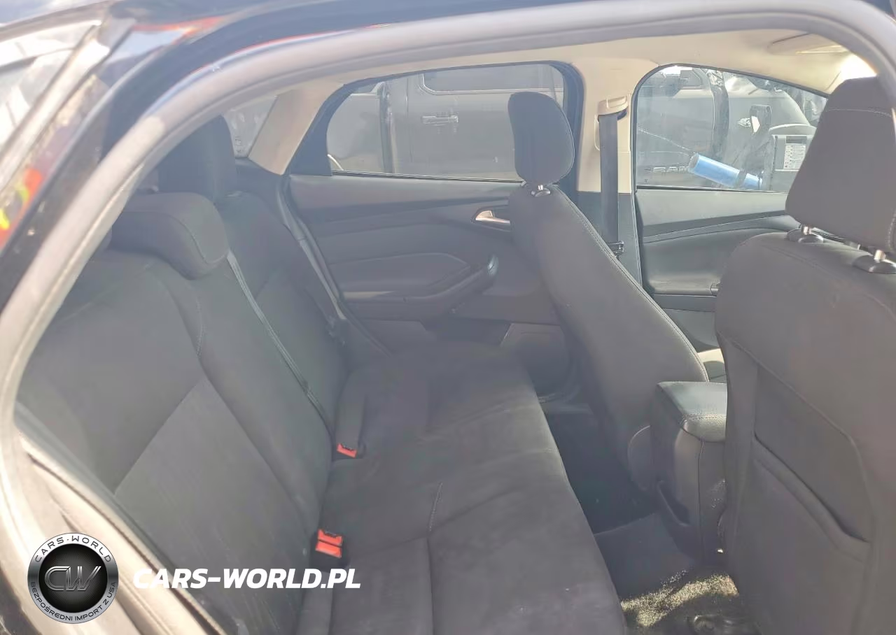 2018 Ford Focus Se VIN:1FADP3FE7JL243862 - 10