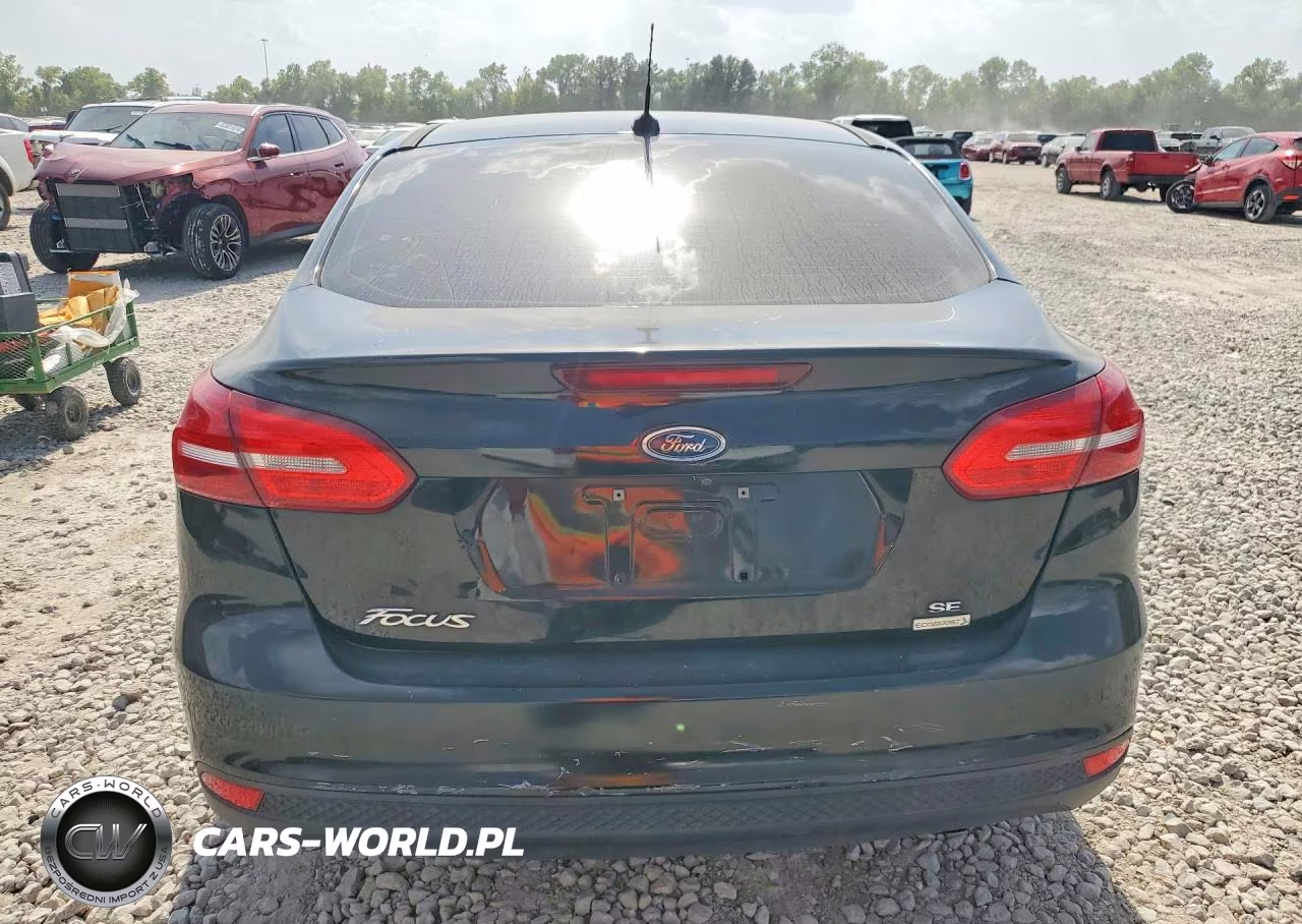 2018 Ford Focus Se VIN:1FADP3FE7JL243862 - 6