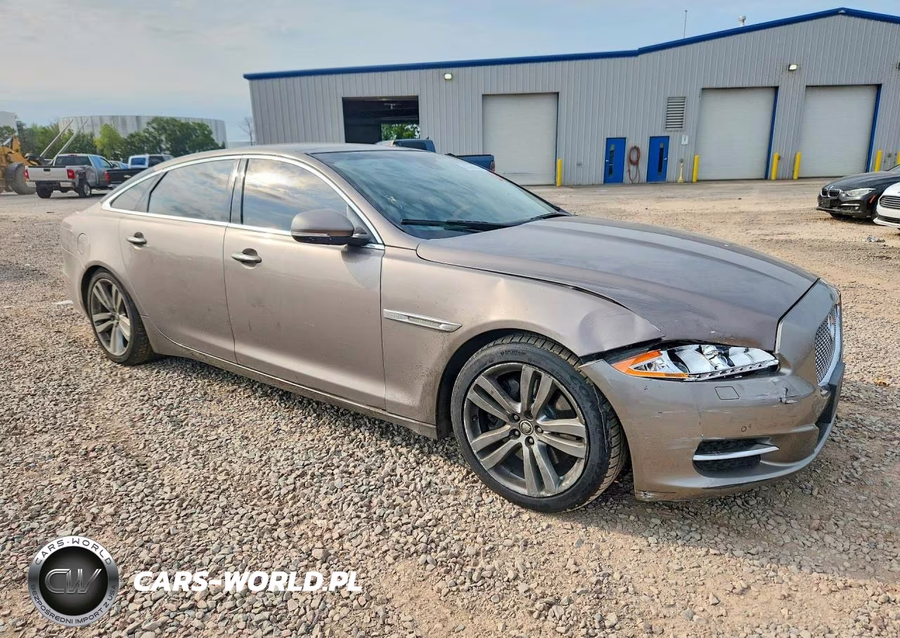 2011 Jaguar Xjl VIN:SAJWA2GB4BLV17136 - 4