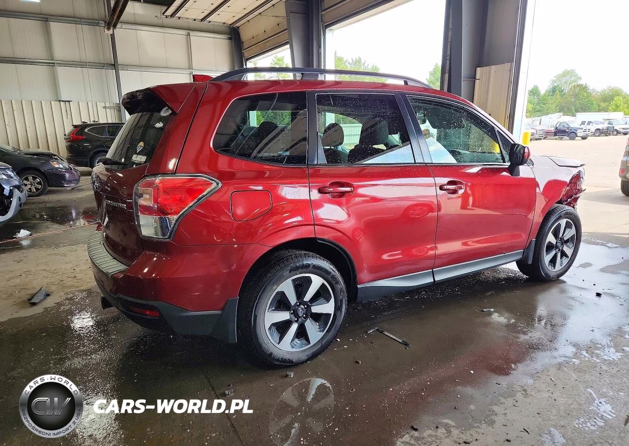 2018 Subaru Forester 2.5I Premium VIN:JF2SJAEC9JH450667 - 3