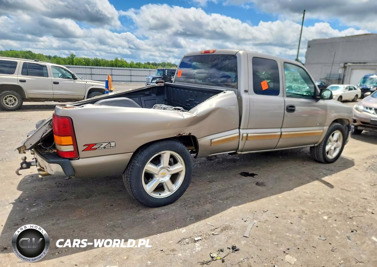 2001 Chevrolet Silverado K1500 VIN:2GCEK19T611136254 - 3