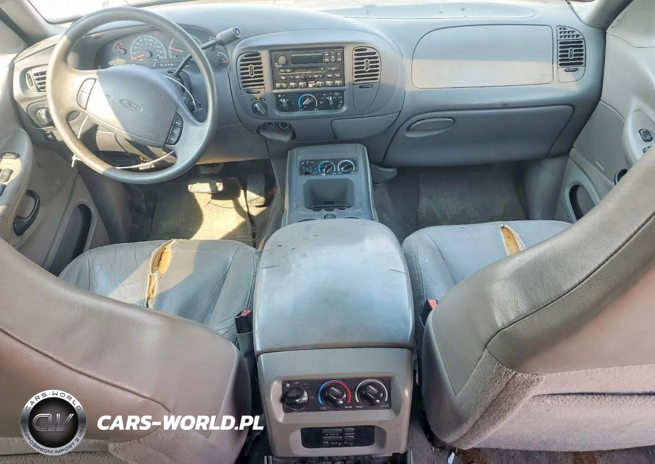 2002 Ford Expedition Xlt VIN:1FMFU16L22LA84616 - 8