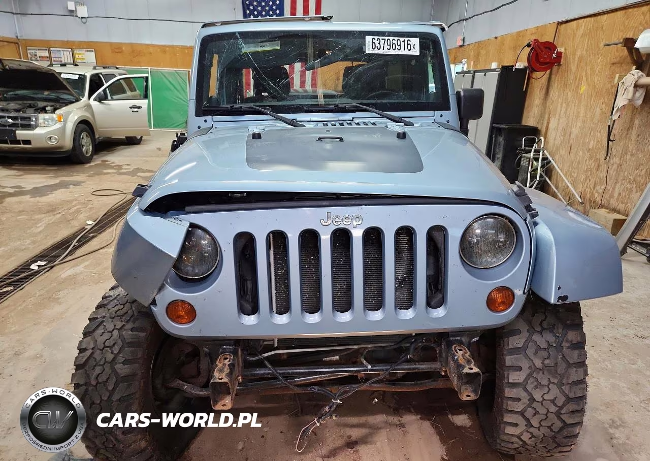 2012 Jeep Wrangler Unlimited Sahara VIN:1C4BJWEG3CL148533 - 5