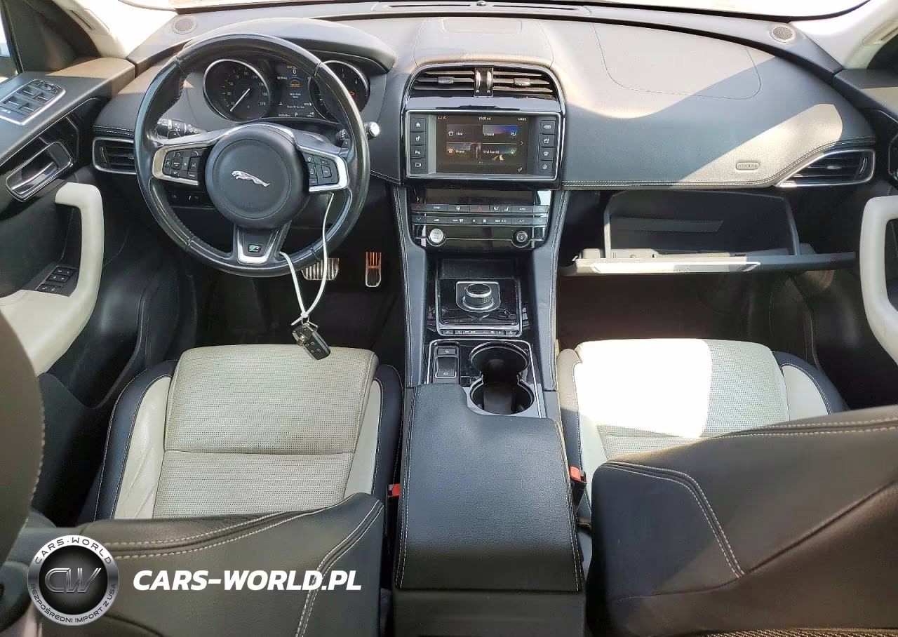 2017 Jaguar F-Pace R - Sport VIN:SADCL2BN5HA088708 - 8
