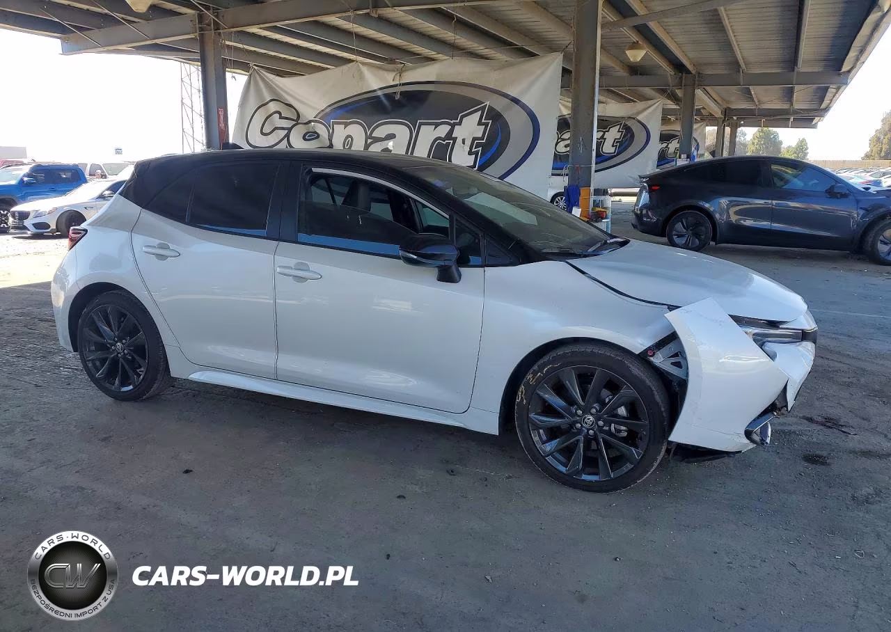 2025 Toyota Corolla Xse VIN:JTNC4MBE4S3251750 - 4