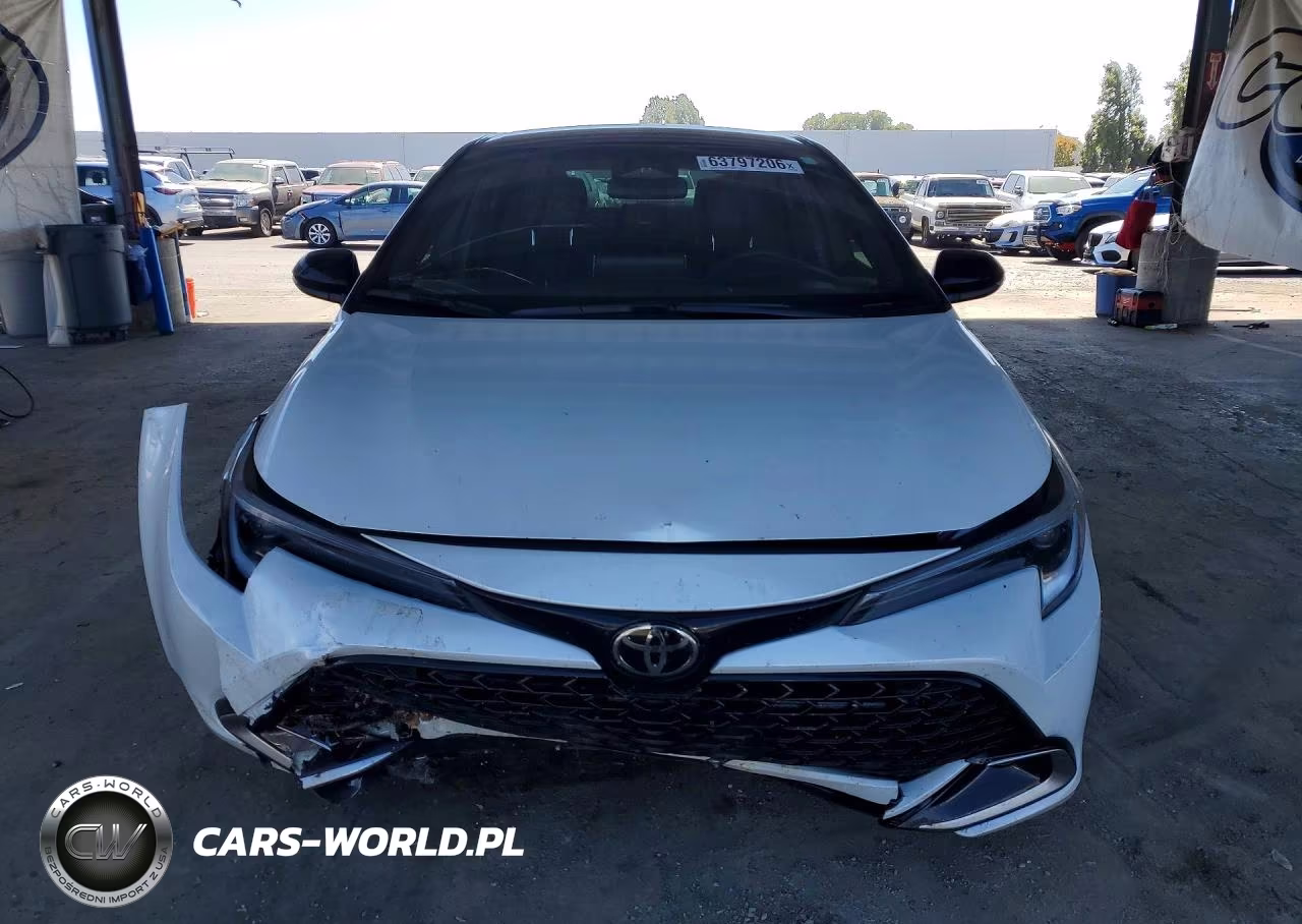 2025 Toyota Corolla Xse VIN:JTNC4MBE4S3251750 - 5