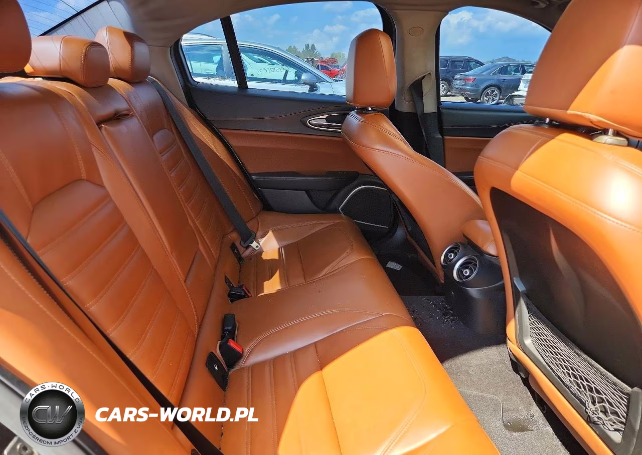 2017 Alfa Romeo Giulia Ti Q4 VIN:ZARFAEEN7H7556310 - 10