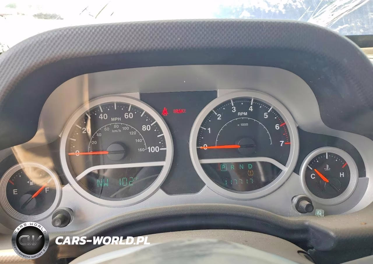 2010 Jeep Wrangler Unlimited Rubicon VIN:1J4BA6H17AL195384 - 9