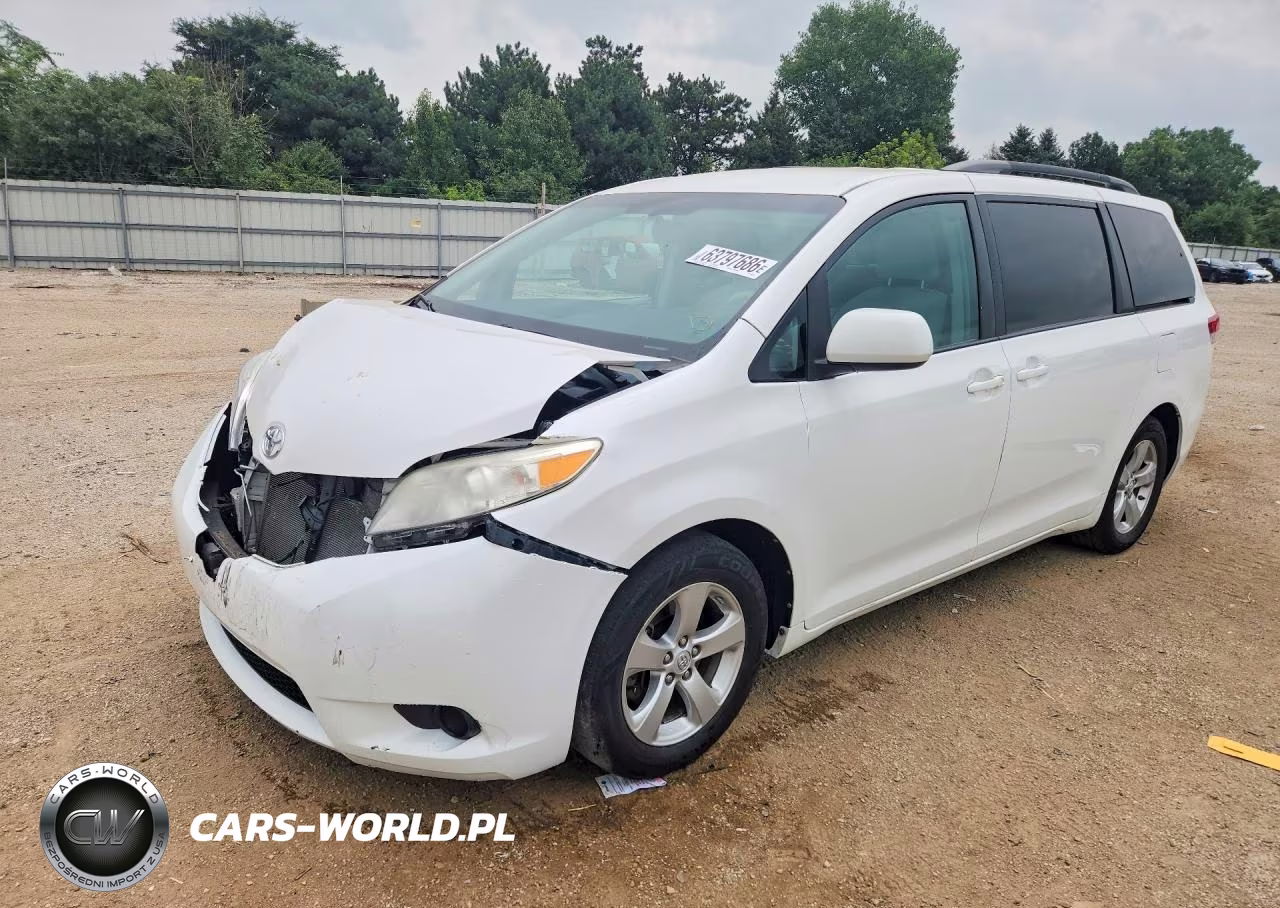 2013 Toyota Sienna Le VIN:5TDKK3DC0DS362924 - 1