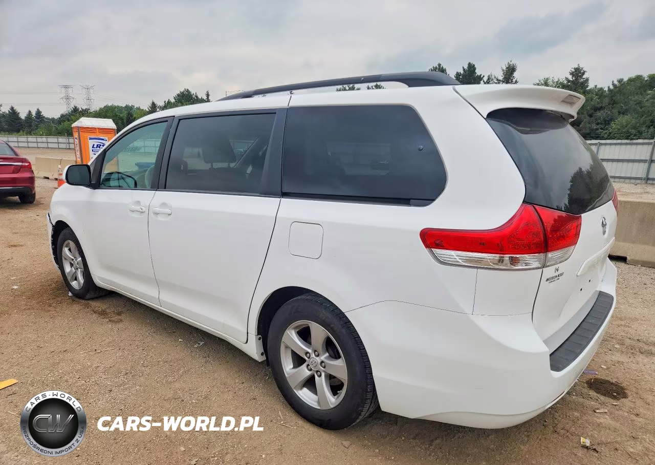 2013 Toyota Sienna Le VIN:5TDKK3DC0DS362924 - 2