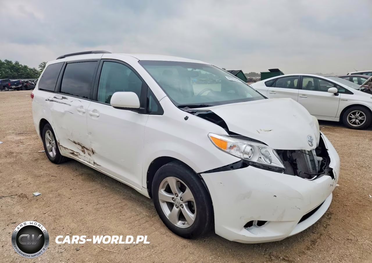 2013 Toyota Sienna Le VIN:5TDKK3DC0DS362924 - 4
