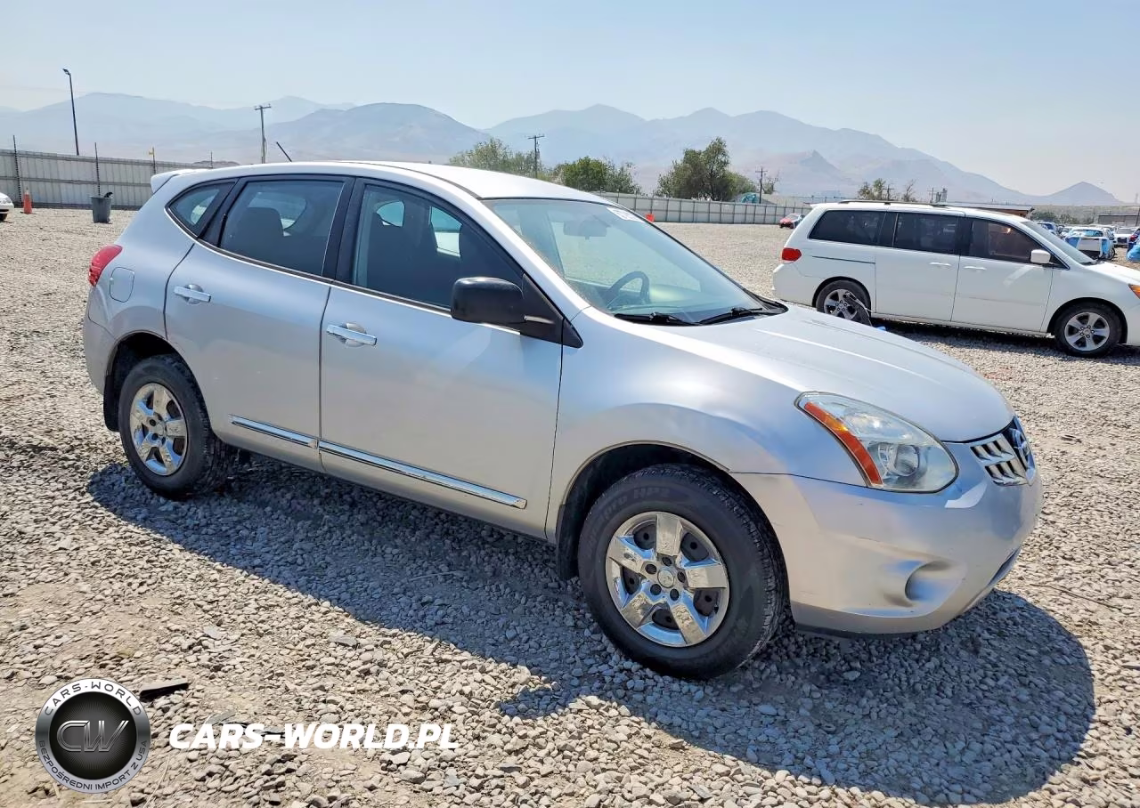 2011 Nissan Rogue S VIN:JN8AS5MV3BW265422 - 4