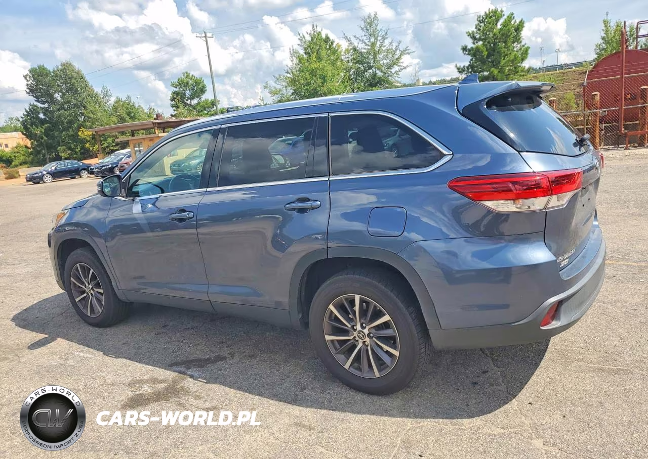 2019 Toyota Highlander Xle VIN:5TDKZRFH5KS301427 - 2