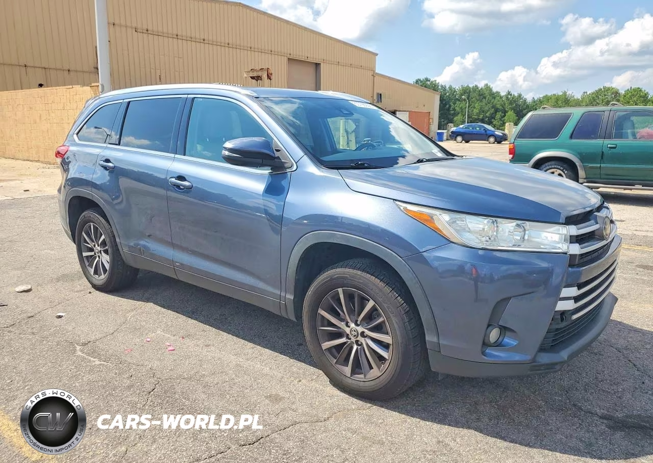 2019 Toyota Highlander Xle VIN:5TDKZRFH5KS301427 - 4