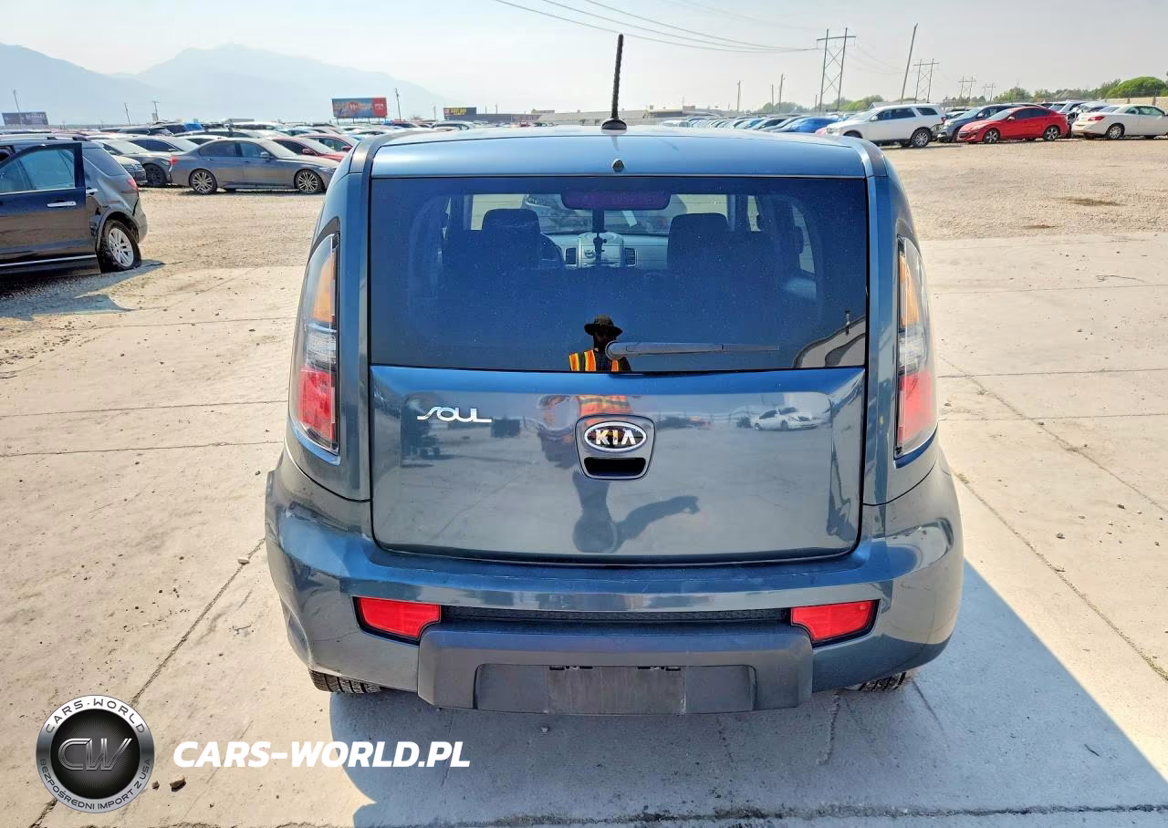 2011 Kia Soul + VIN:KNDJT2A21B7197732 - 6