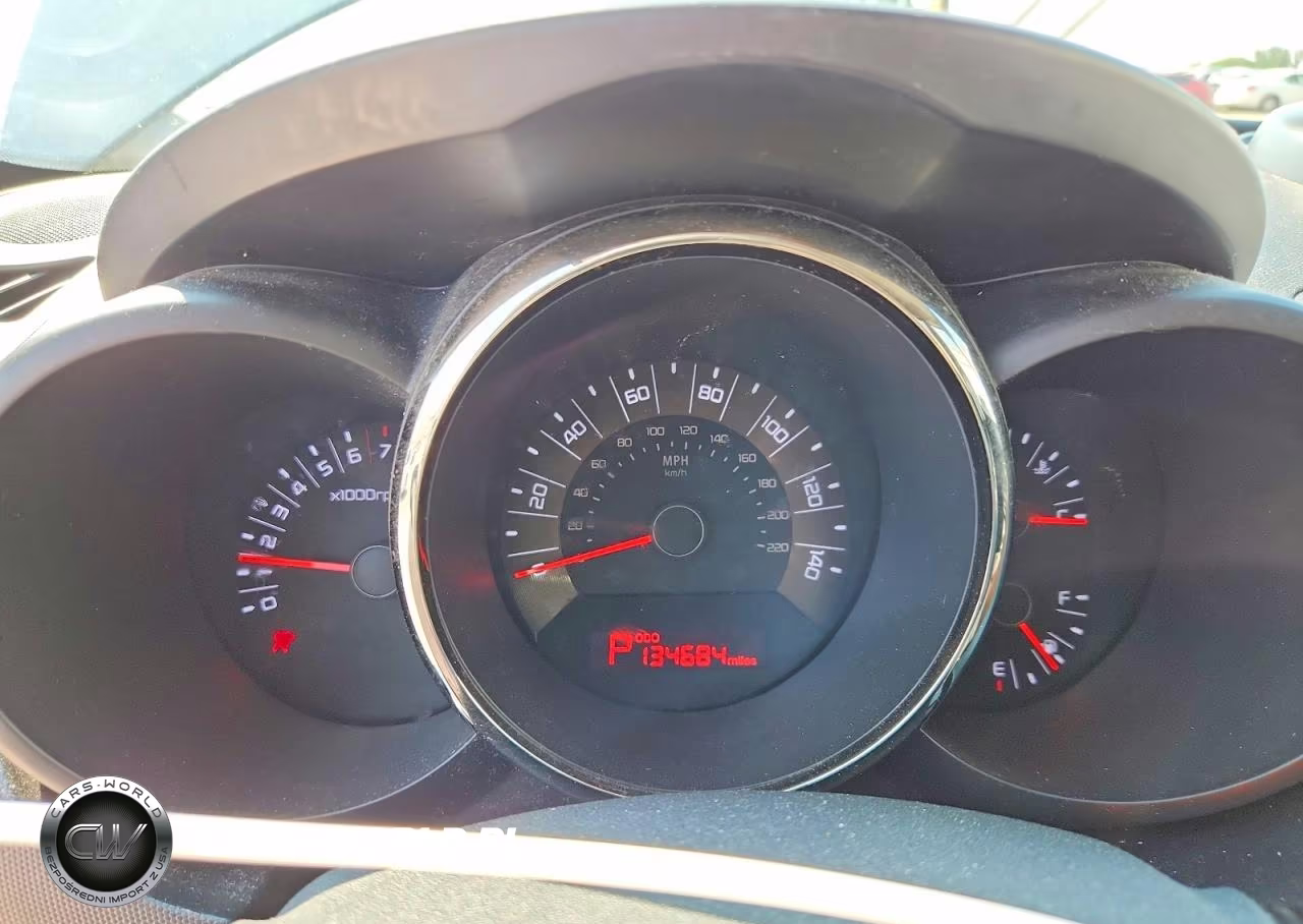 2011 Kia Soul + VIN:KNDJT2A21B7197732 - 9