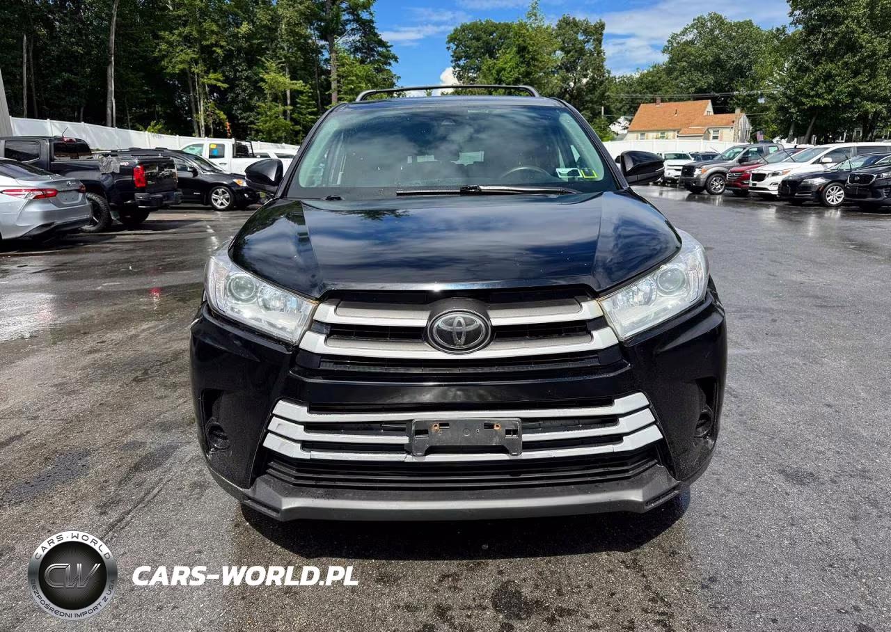 2018 Toyota Highlander Le VIN:5TDBZRFH5JS850690 - 5
