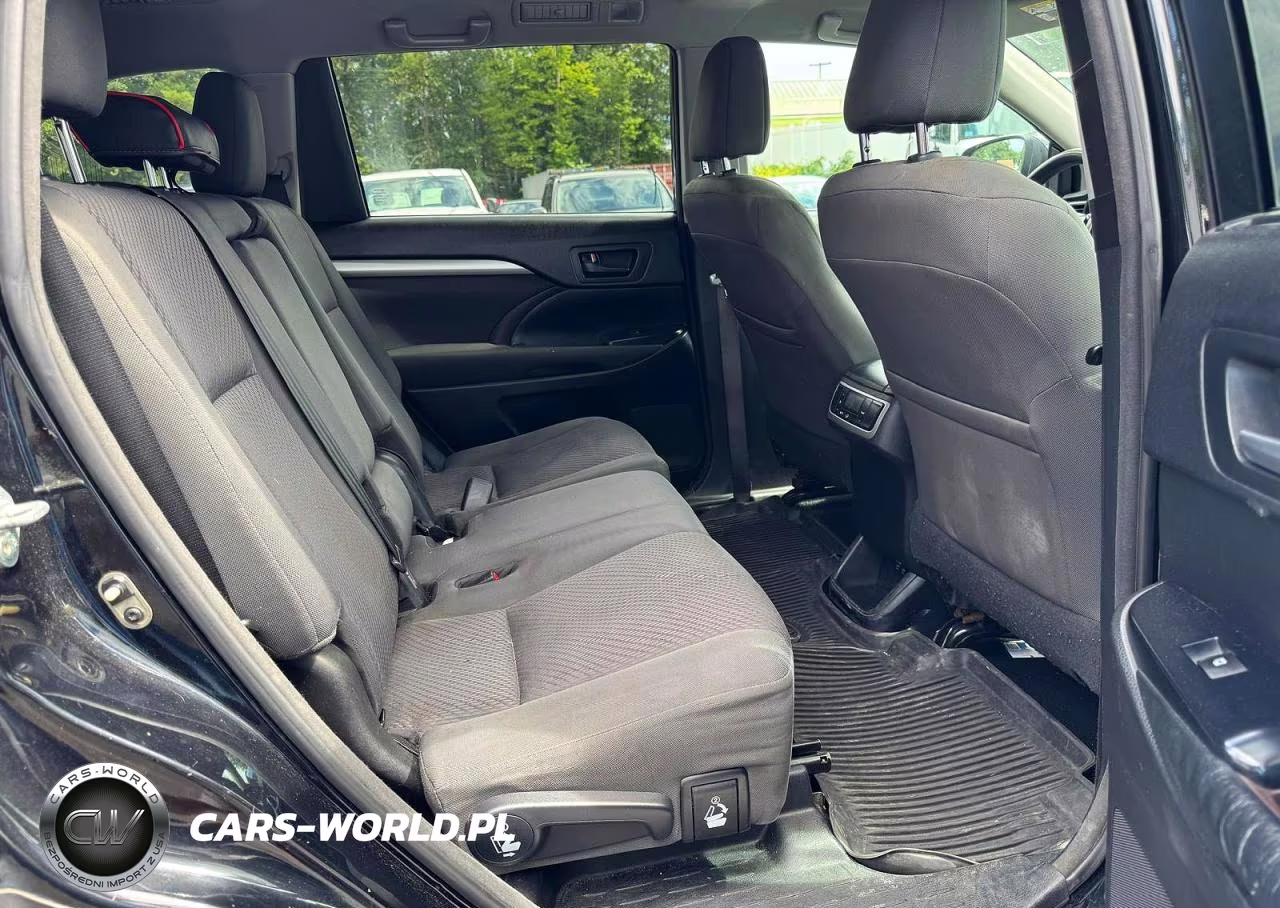 2018 Toyota Highlander Le VIN:5TDBZRFH5JS850690 - 7