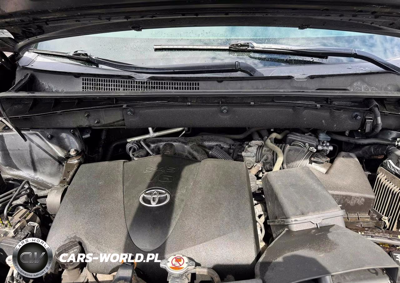 2018 Toyota Highlander Le VIN:5TDBZRFH5JS850690 - 9
