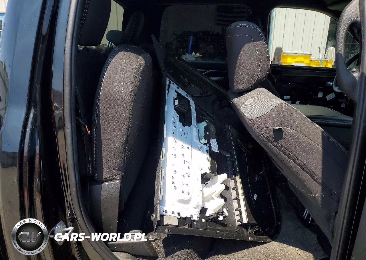 2024 Ram 2500 Big Horn VIN:3C6UR5DJ4RG397218 - 10