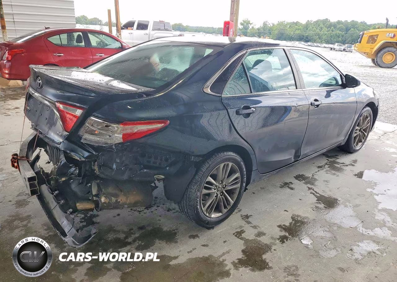 2015 Toyota Camry Se VIN:4T1BF1FK1FU033804 - 3