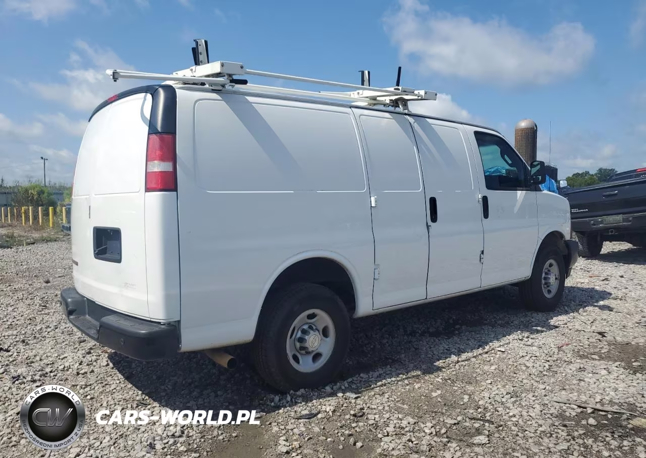 2017 Chev Express G2500 VIN:1GCWGAFF5H1299014 - 3