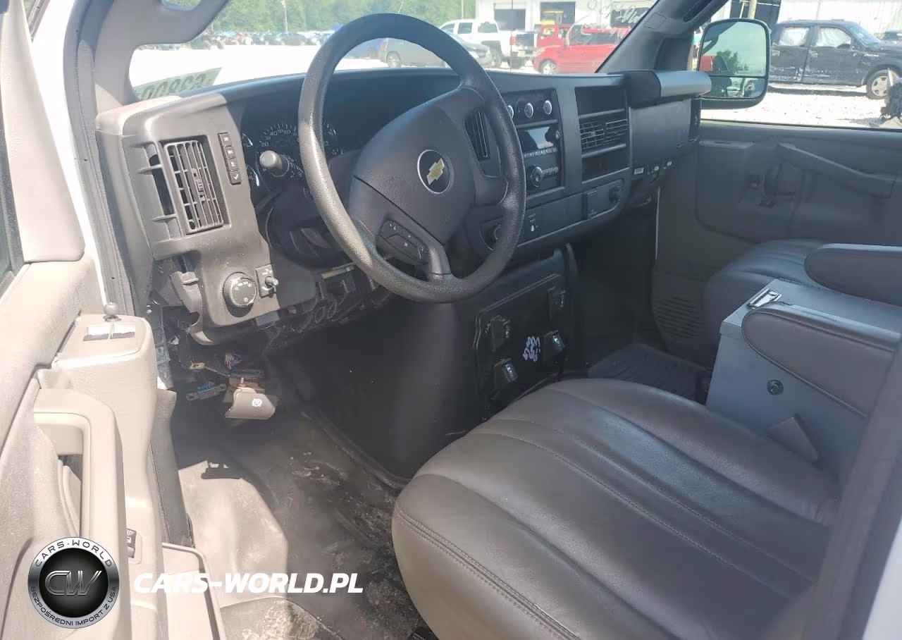 2017 Chev Express G2500 VIN:1GCWGAFF5H1299014 - 8