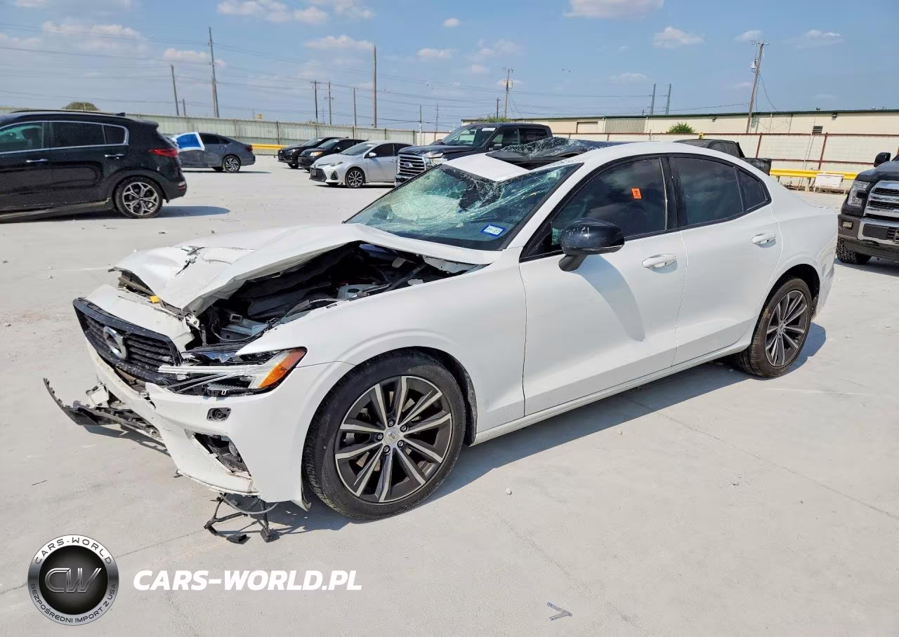 2022 Volvo S60 B5 Momentum VIN:7JRL12TZ2NG173955 - 1
