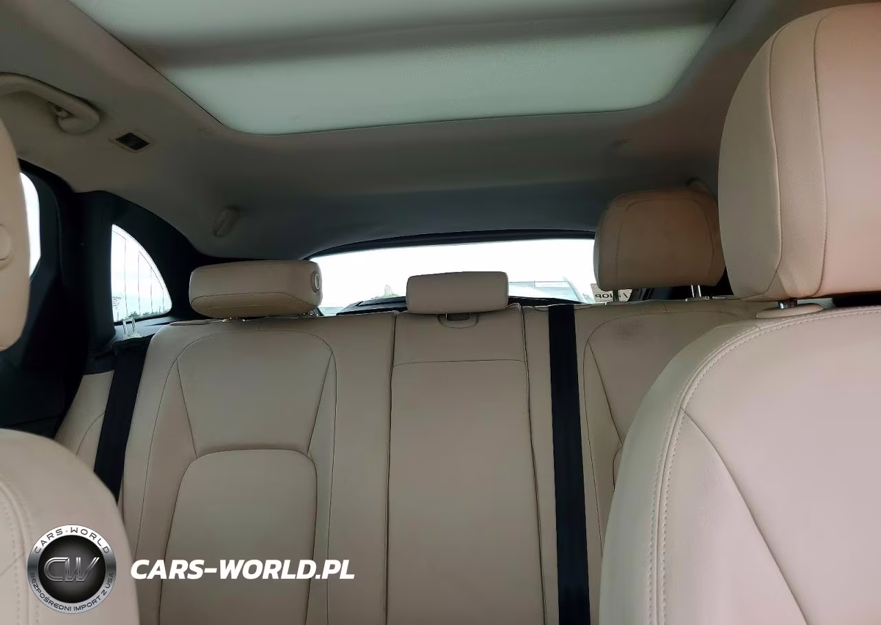 2018 Jaguar F-Pace Premium VIN:SADCJ2FN1JA263395 - 10