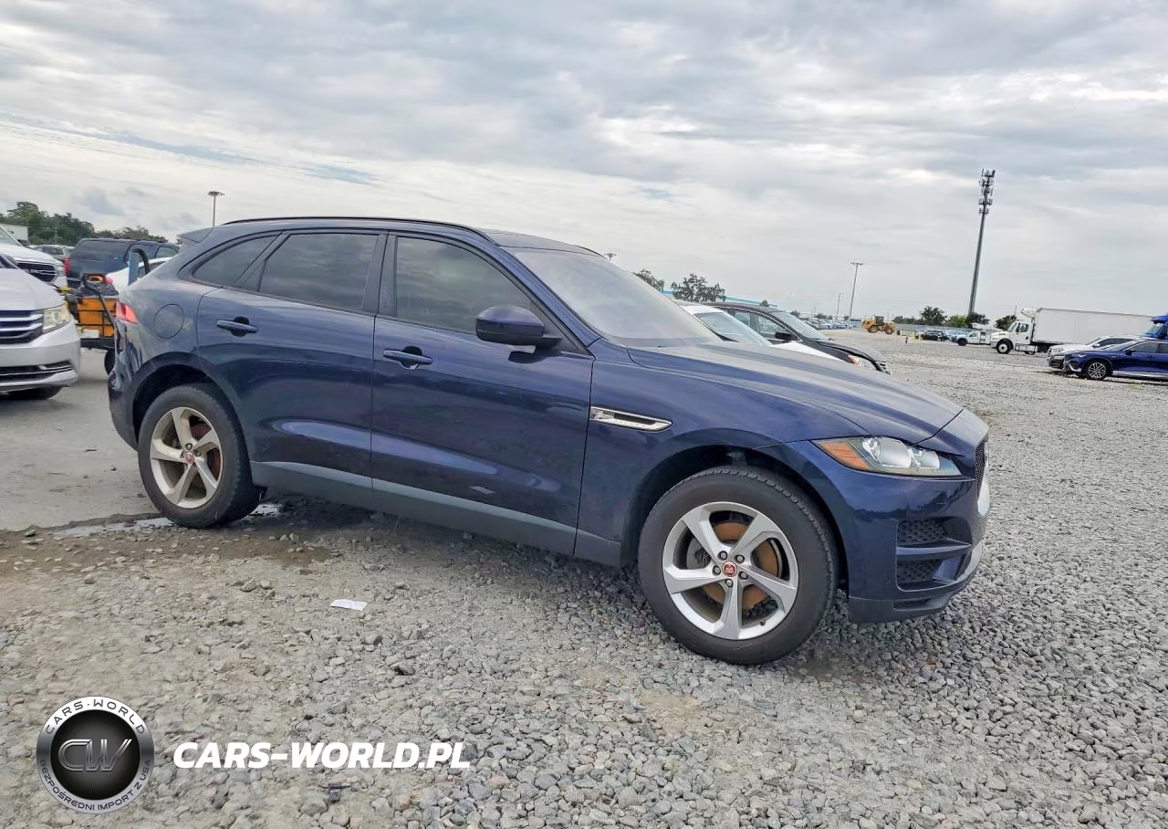 2018 Jaguar F-Pace Premium VIN:SADCJ2FN1JA263395 - 4